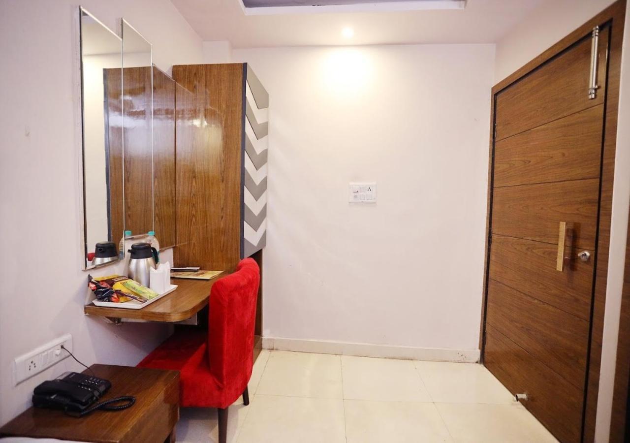 Hotel Jai Balaji, Paharganj, New Delhi Railway Station Экстерьер фото