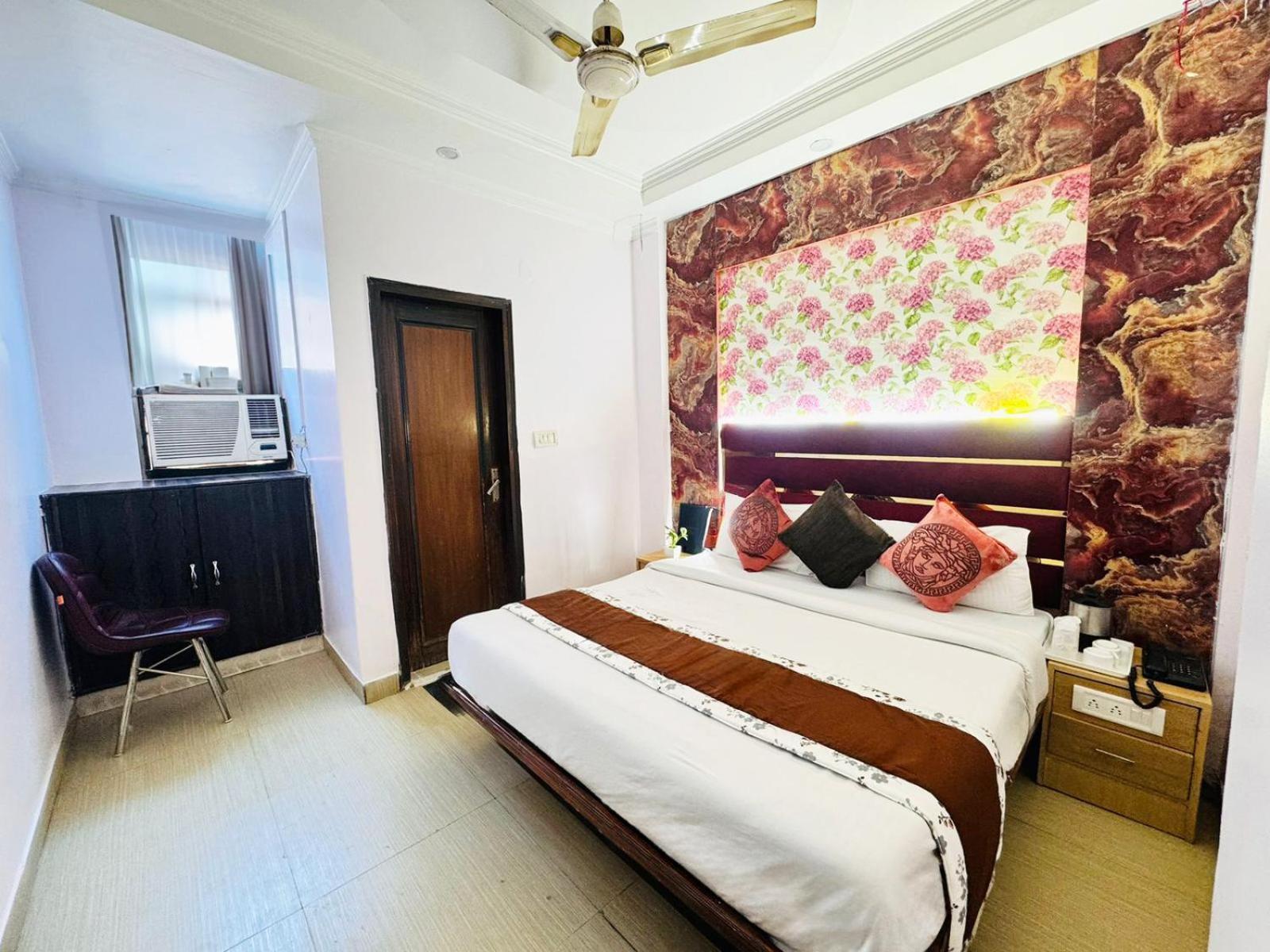 Hotel Jai Balaji, Paharganj, New Delhi Railway Station Экстерьер фото