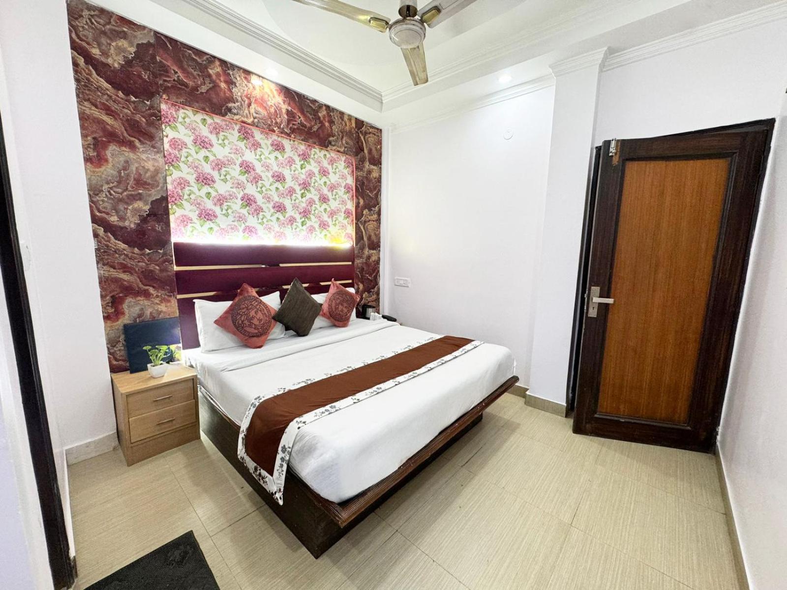 Hotel Jai Balaji, Paharganj, New Delhi Railway Station Экстерьер фото