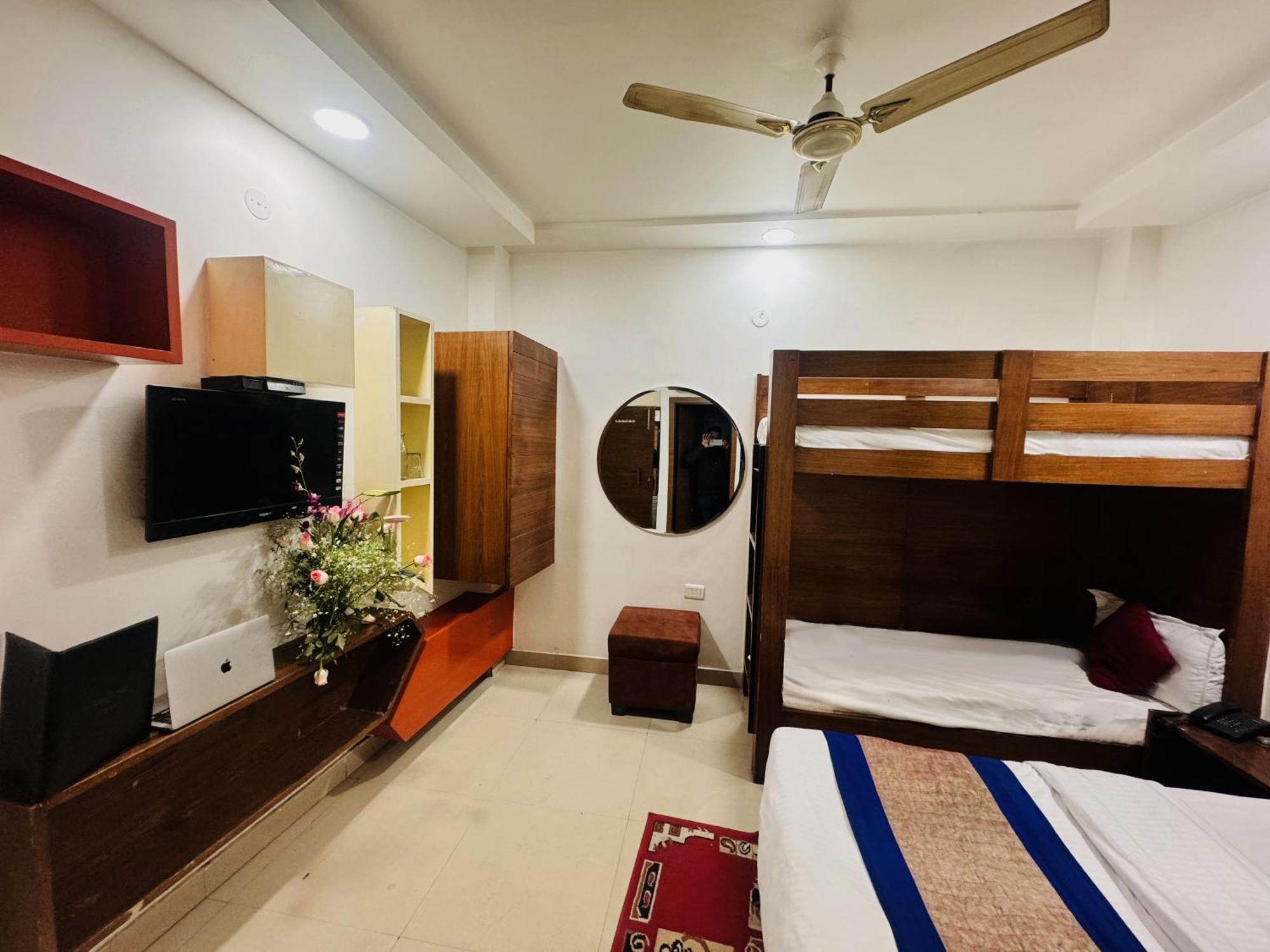 Hotel Jai Balaji, Paharganj, New Delhi Railway Station Экстерьер фото